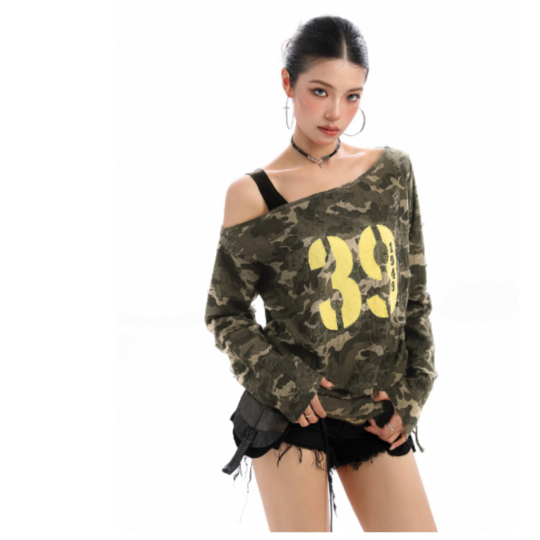 Women's Autumn Oblique Shoulder Camouflage Lettering Long-sleeved T-shirt